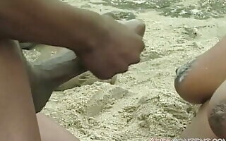 Black chick is fucked on the beach